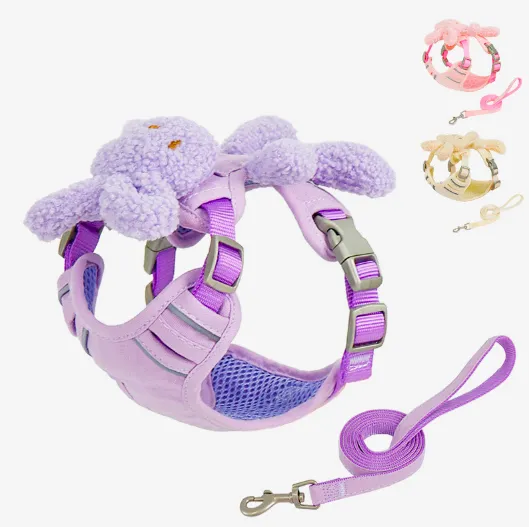 Набір упряжок і повідків для милих собак